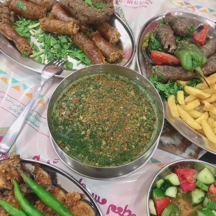 بصارة وبتنجان وكفتة ورز وممبار