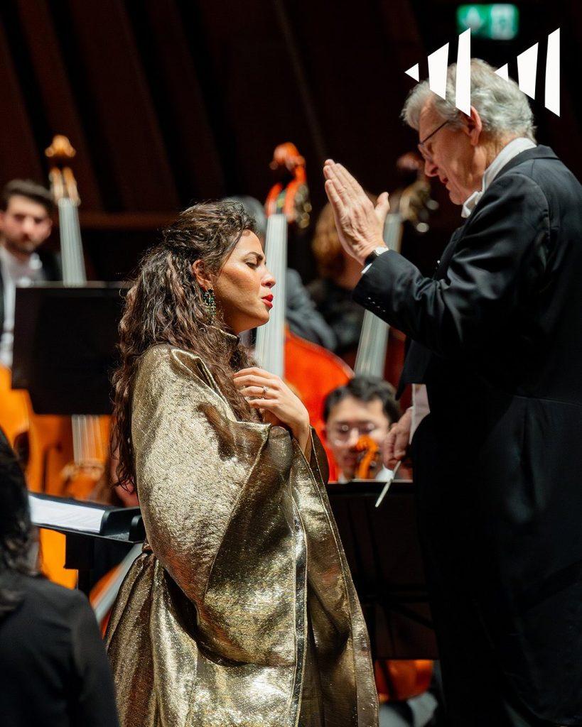  السوبرانو فاطمة سعيد في إحدى المحافل الدولية