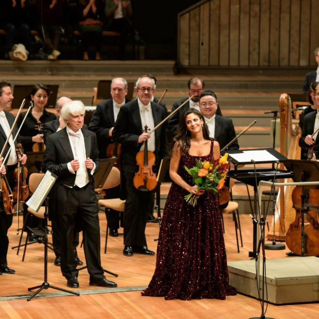  السوبرانو فاطمة سعيد في إحدى المحافل الدولية