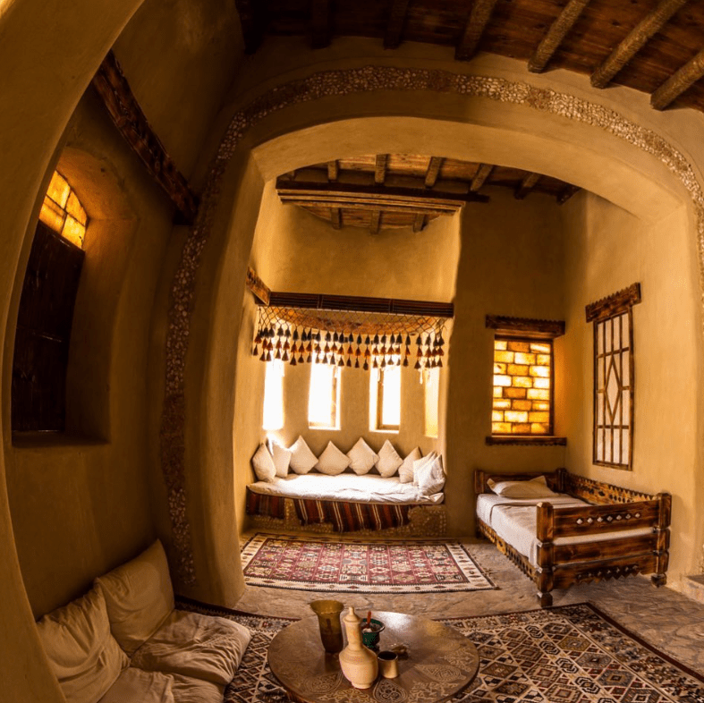 منتجعات وفنادق إيكولودجز