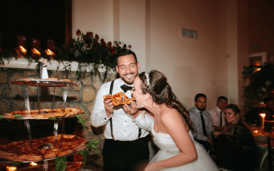 توترة البيتزا .. تورتة السوشي.. تورتة البرجر .. أفكار بديلة لكيك الزفاف