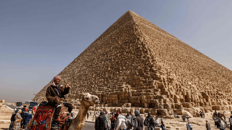 كم عدد السياح الذين زاروا مصر خلال 13 عاما؟ 15 مليون في 2025!