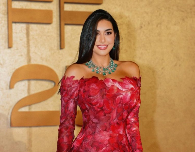 من وراء تصميم أجمل 10 فساتين في مهرجان البحر الأحمر 2025؟