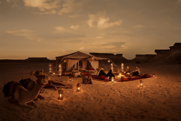 7 أماكن تخييم ساحرة لاستقبال 2026 في السعودية: ودّع 2025 بين الرمال والنجوم
