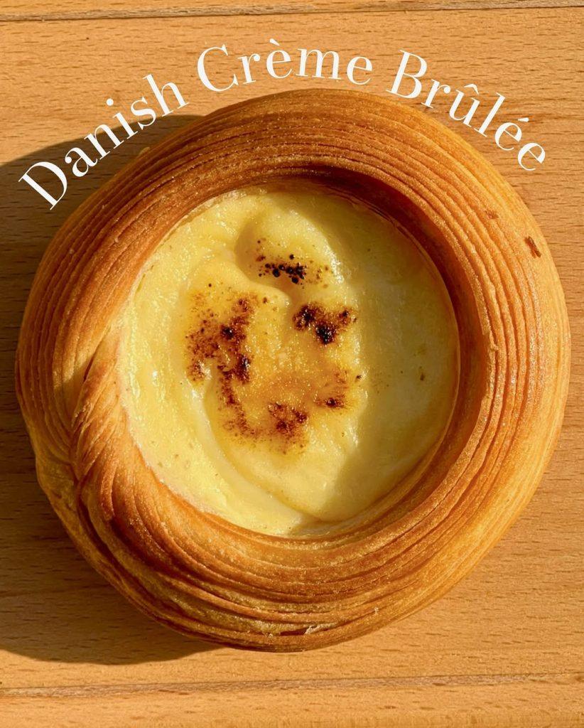 أكلات ومشروبات بالكريم بروليه