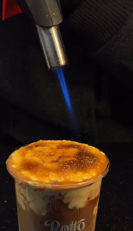 أكلات ومشروبات بالكريم بروليه