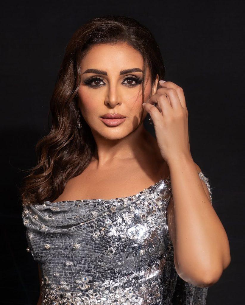 إطلالات النجمات رأس السنة