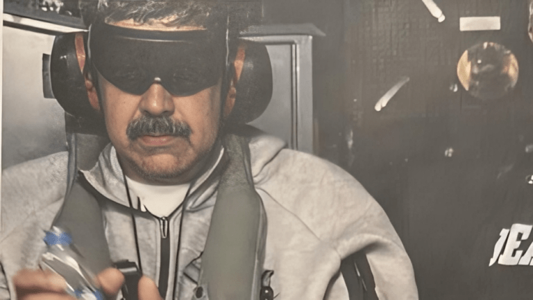 ما أشبه الليلة بالبارحة.. كيف أعاد مشهد اعتقال رئيس فنزويلا سيناريو صدام حسين؟