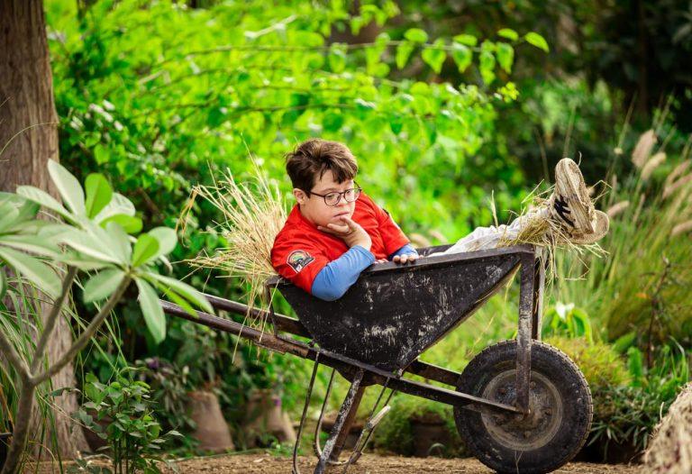 الطفل أدهم حسام نجم مسلسل “سوا سوا” في رمضان.. موهبة صغيرة تسرق الأضواء من هيما وأحلام