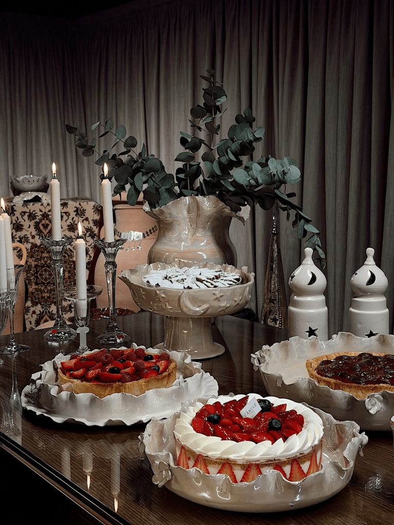 بيري كريم بسبوسة (Berry Cream Basbousa) - Canelé Pâtisserie