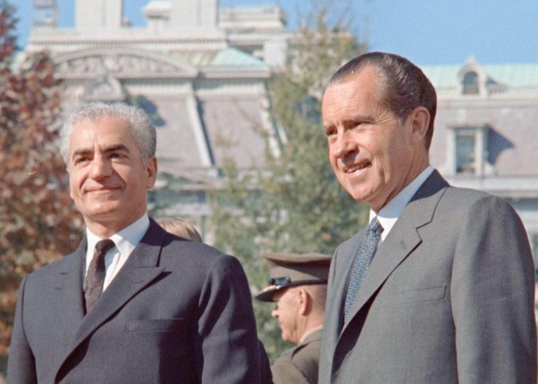 التاريخ المنسي: هل تعلم أن إيران وأمريكا لم يكونا دائماً أعداء؟