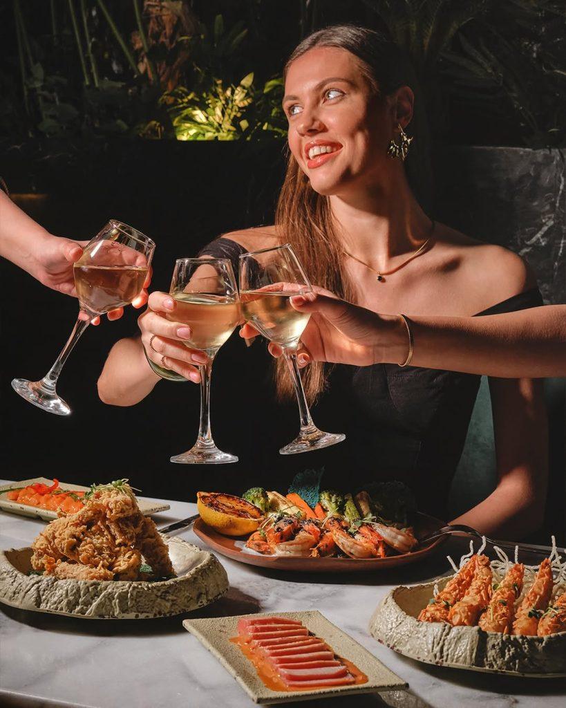 مطاعم وكافيهات وأماكن خروج بعد 9 مساء