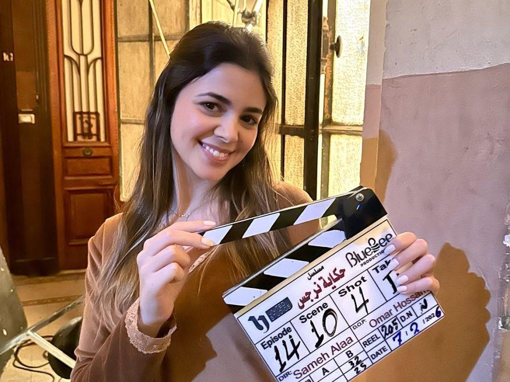 لجين خليفة بطلة كليب عمرو دياب لولا البنات