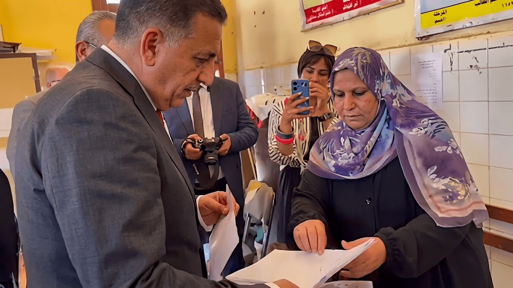 صالحة عبد الفضيل مديرة مدرسة القليوبية 
